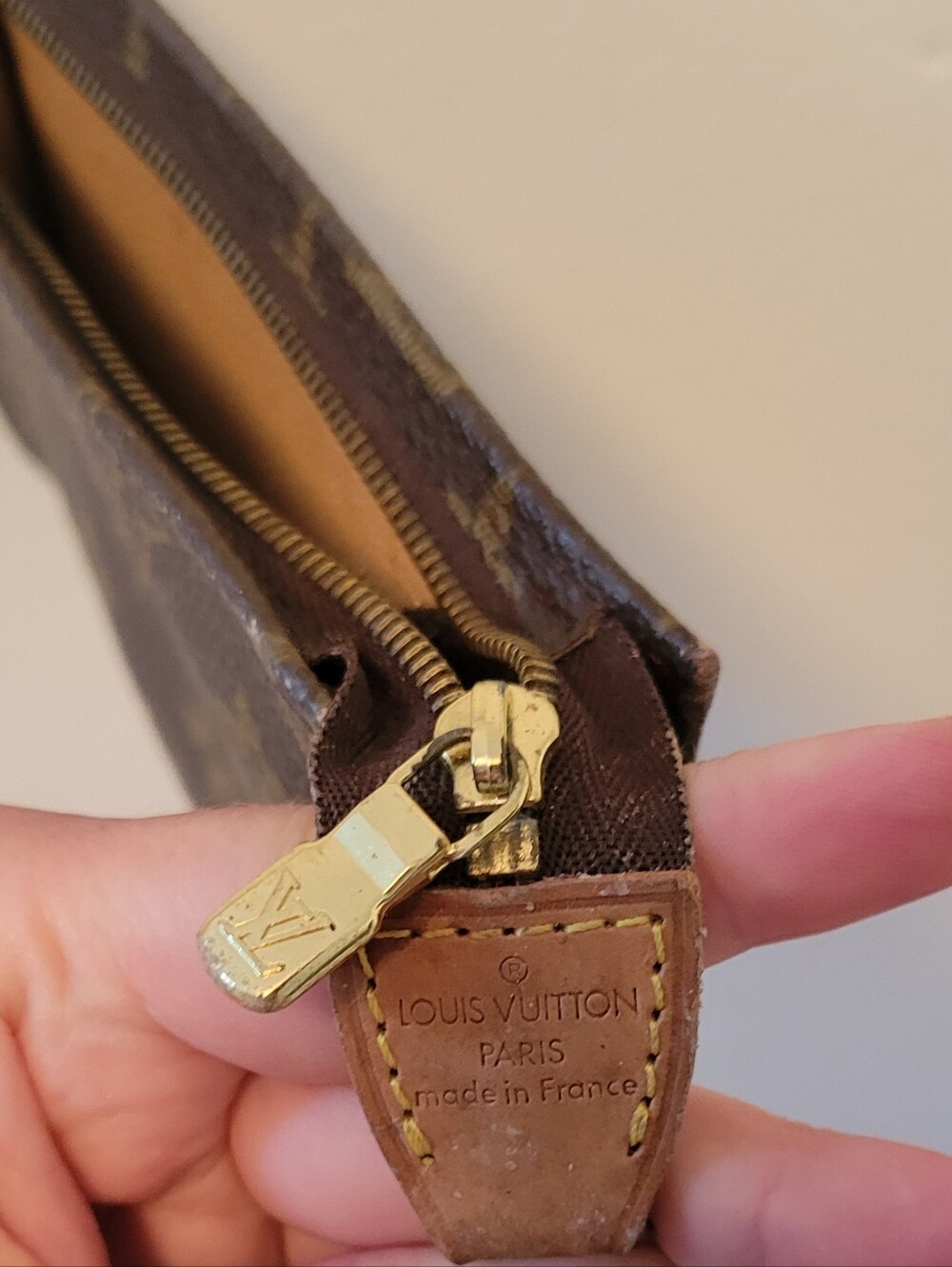 Authentic Louis Vuitton Monogram Pouch ,Serial Number :AR1905 - Picture 8 of 10